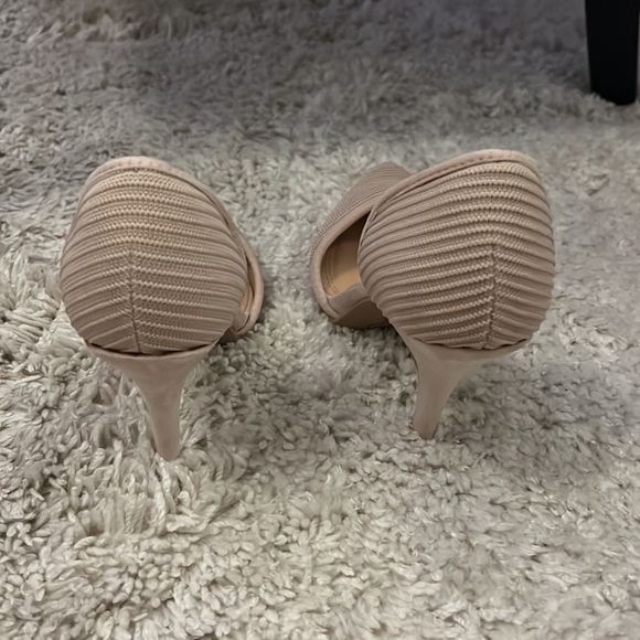 High Heels - Picture 3 of 3